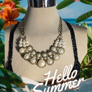 Gorgeous White Pearls and Bronce Metallic Choker Necklace